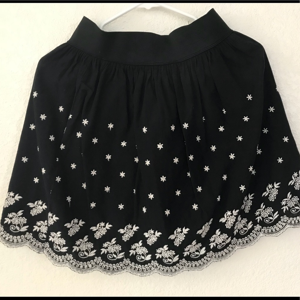 Black embroided skirt medium